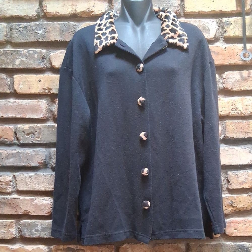 Stylish Black Jacket with Leopard Print Details